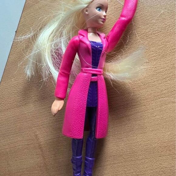 2016 - McDonald's Happy Meal Toy - "Barbie Spy Squad" - #1 Agent Barbie - Open - Picture 1 of 6
